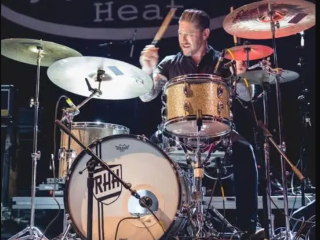 Jonathan Jeter - Rev. Horton Heat - S1E7